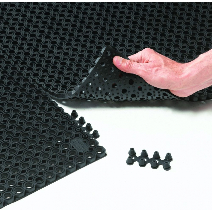 Rubber mat with small holes without edges - 45.28 - 599 Oct-O-Flex